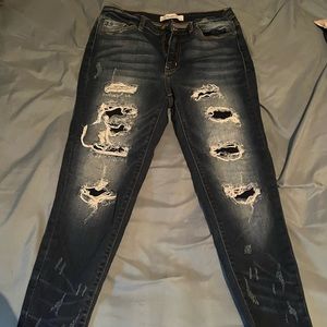 Kancan distressed jeans size 7/28